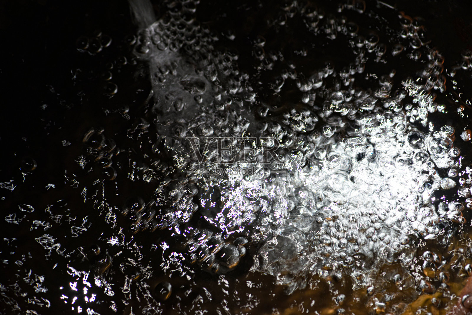 气泡水滴面背景模糊照片摄影图片