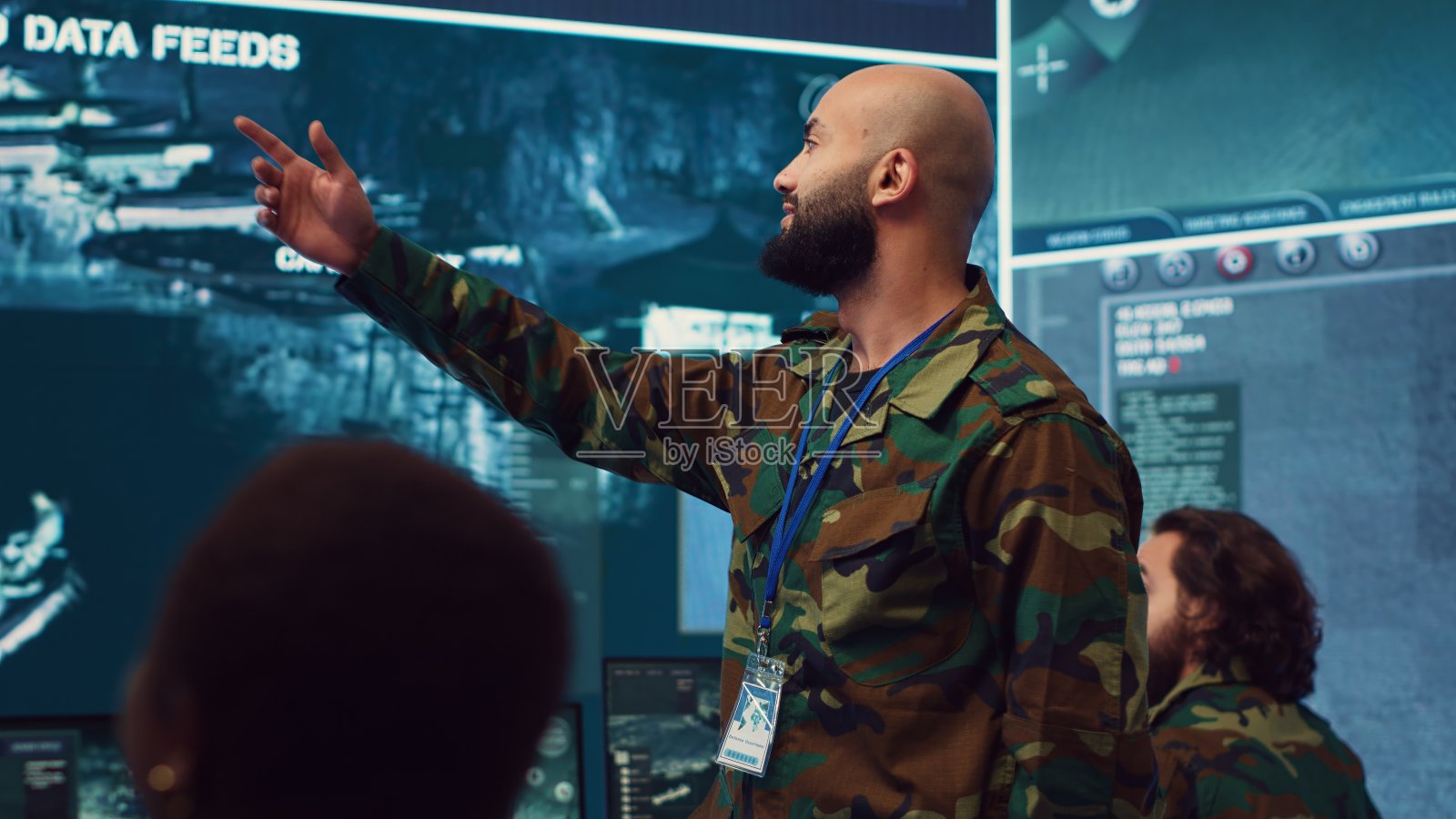 管理网络安全措施以保护联邦数据的指挥官照片摄影图片