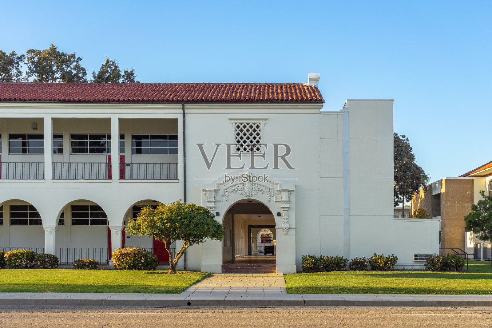 拱门入口的建筑物照片摄影图片