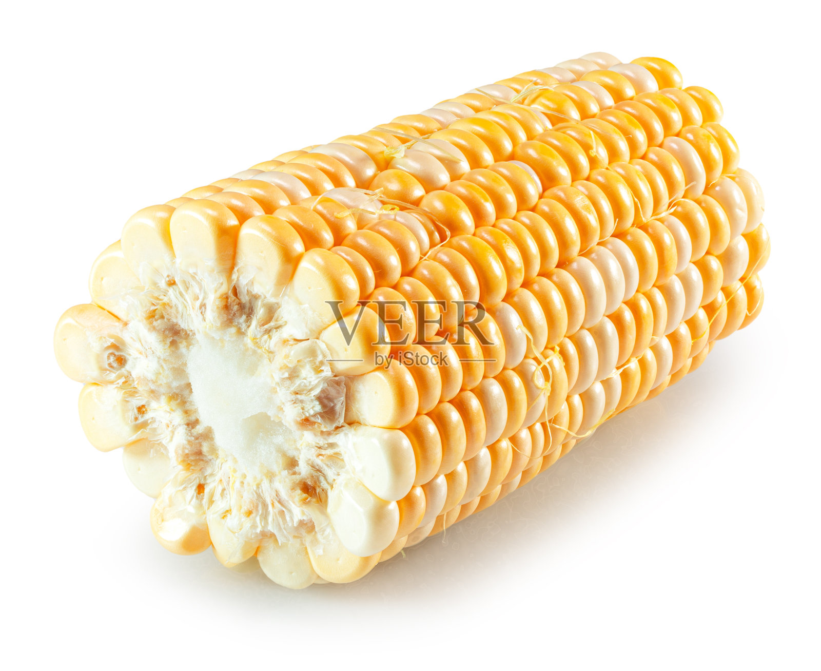 在白色背景上孤立的玉米芯。剪切路径照片摄影图片