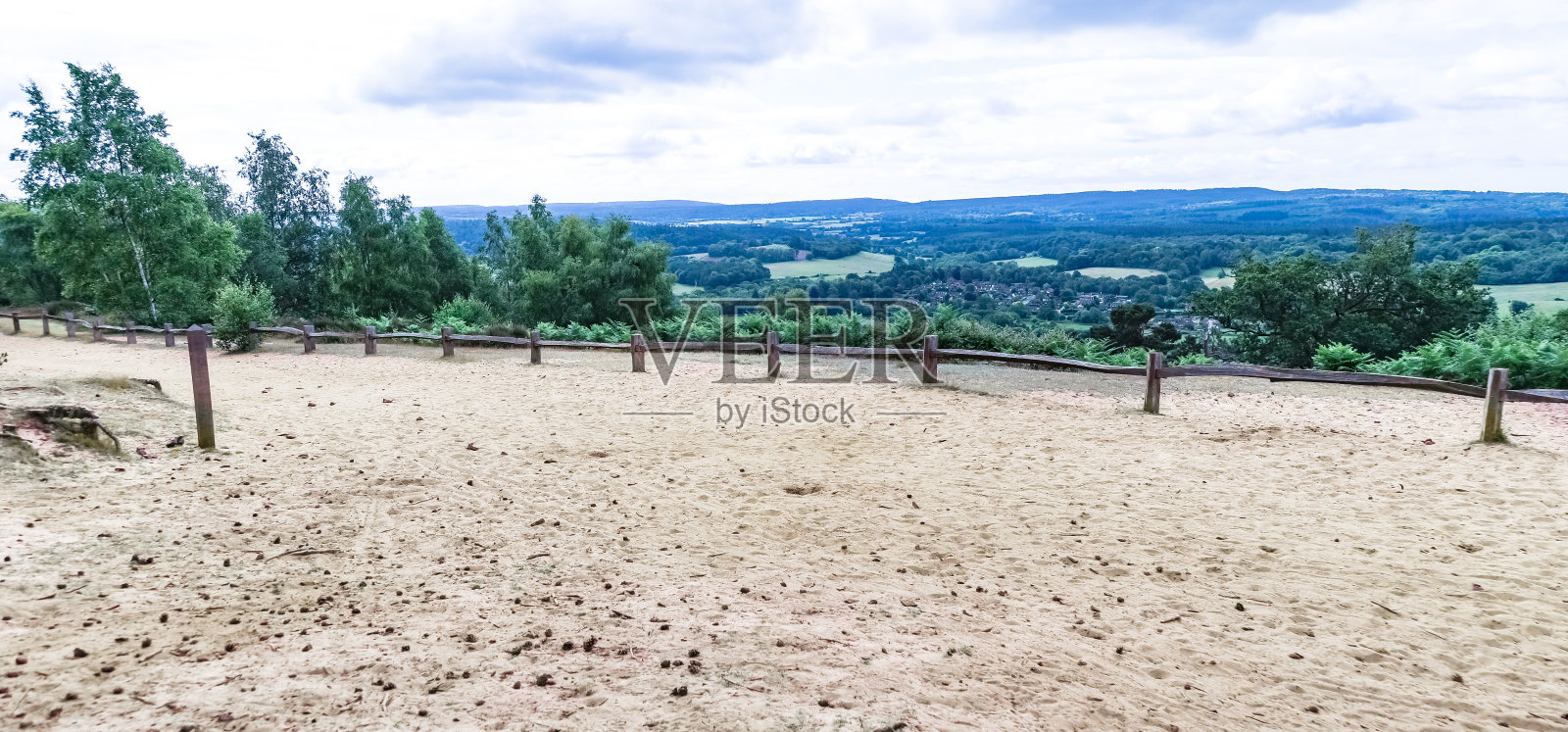 乡村观景台栅栏萨里山英格兰照片摄影图片