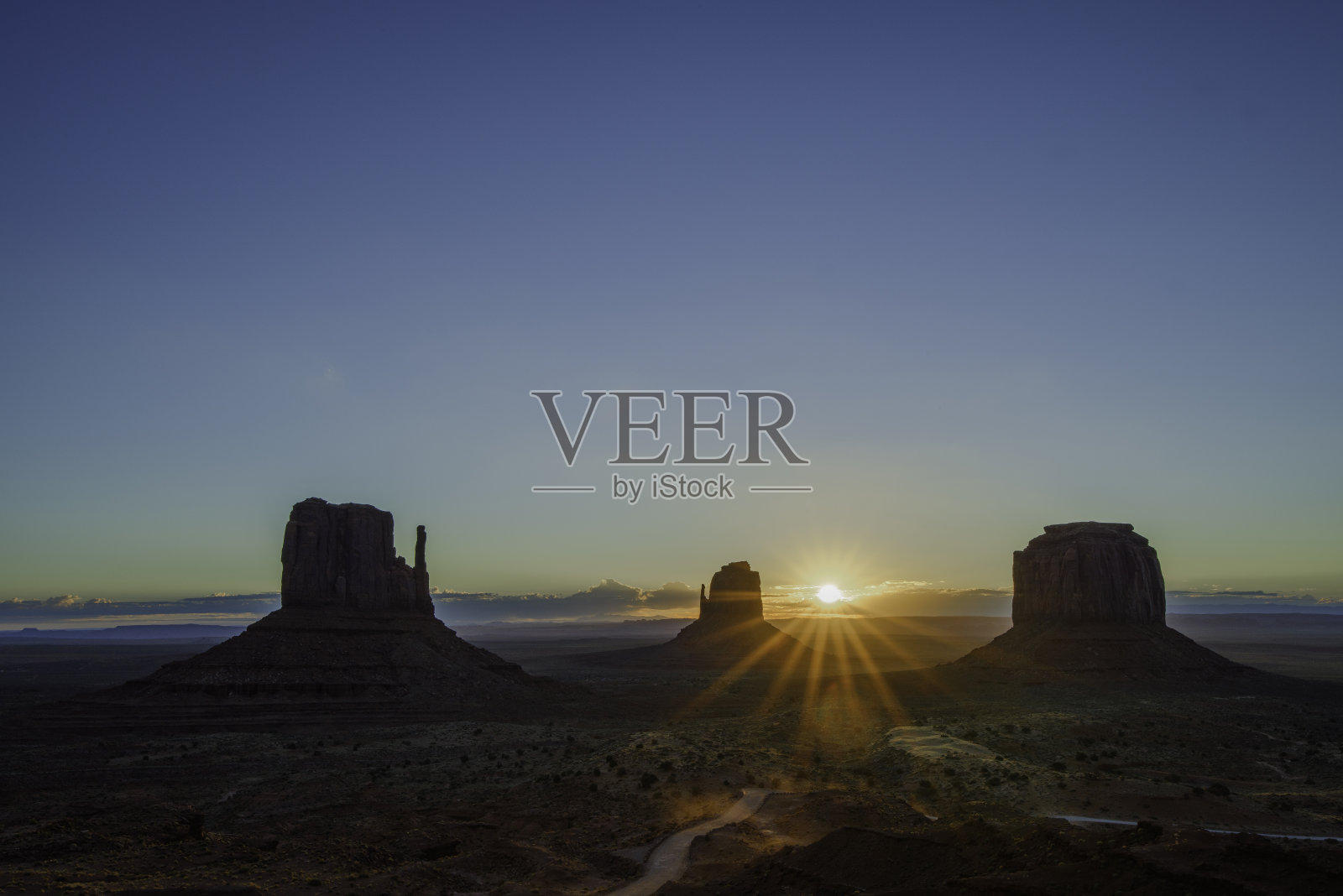 黎明的纪念碑谷照片摄影图片