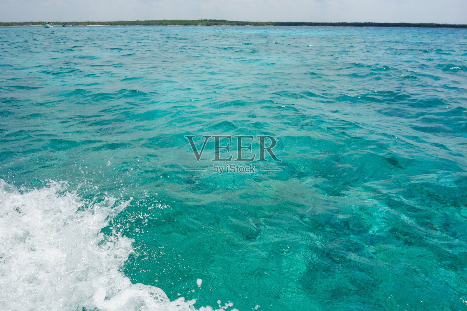 墨西哥科苏梅尔岛加勒比海碧蓝的海水照片摄影图片