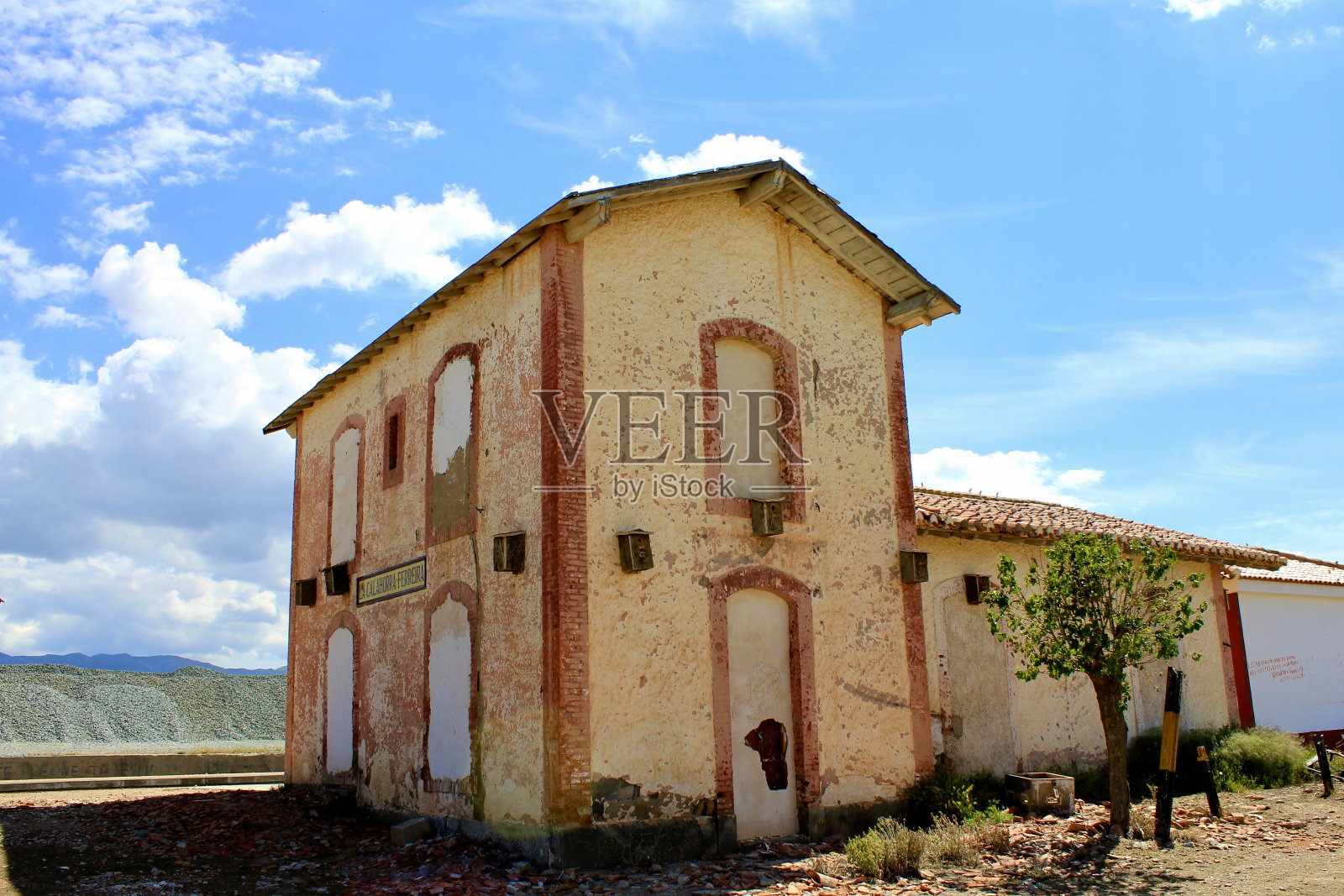 老La Calahorra-Ferreira车站。照片摄影图片