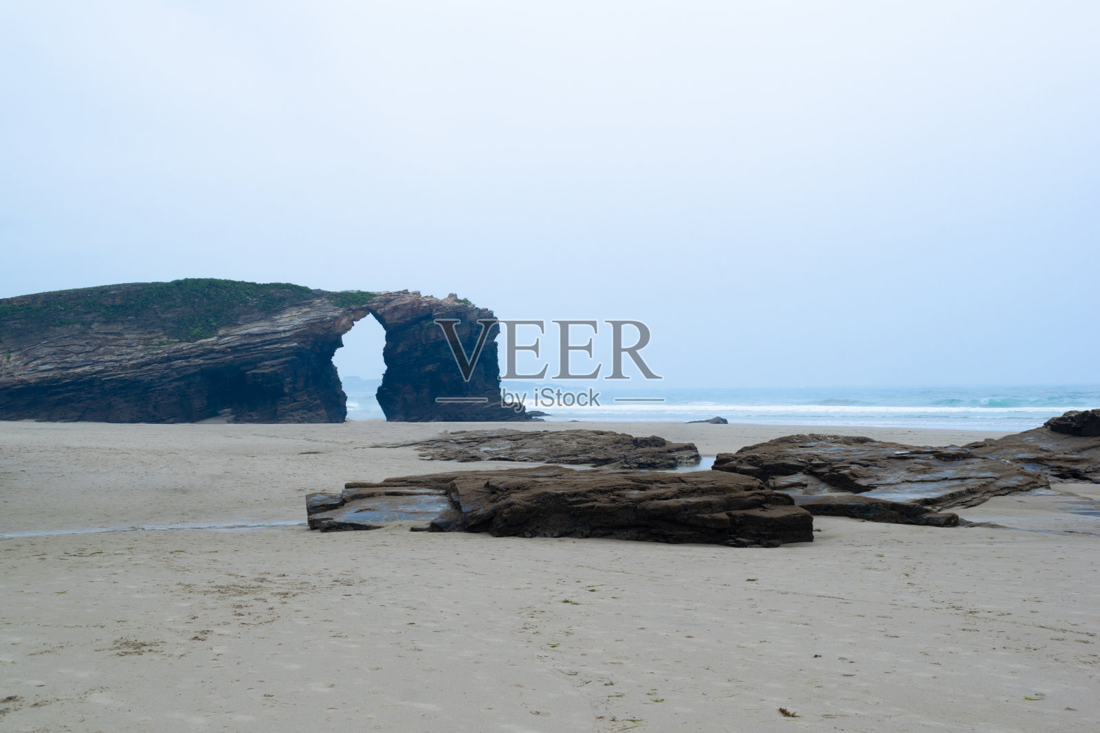 下雨天大教堂海滩的景色。加利西亚-西班牙照片摄影图片