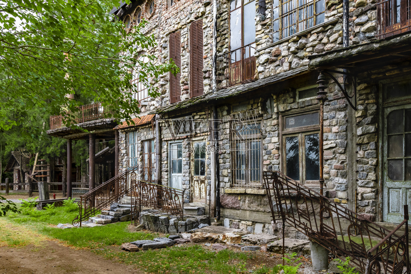 阿根廷布宜诺斯艾利斯省的坎帕诺波利斯中世纪村庄建筑照片摄影图片