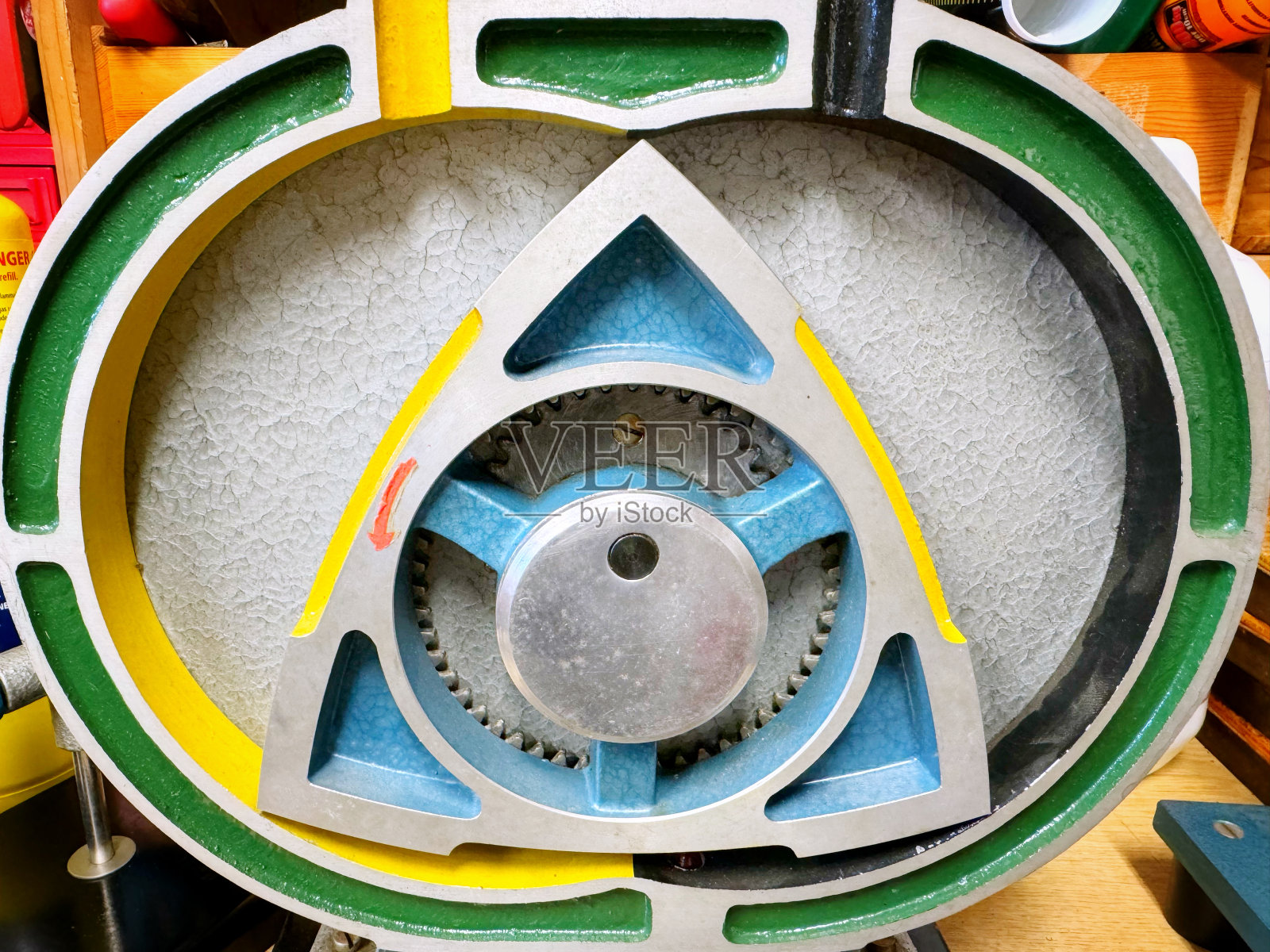 Wankel Rotary汽油机的横截面照片摄影图片