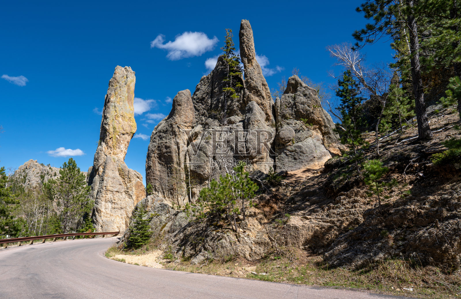 美国南达科他州布莱克山的卡斯特州立公园美丽的地质岩层照片摄影图片