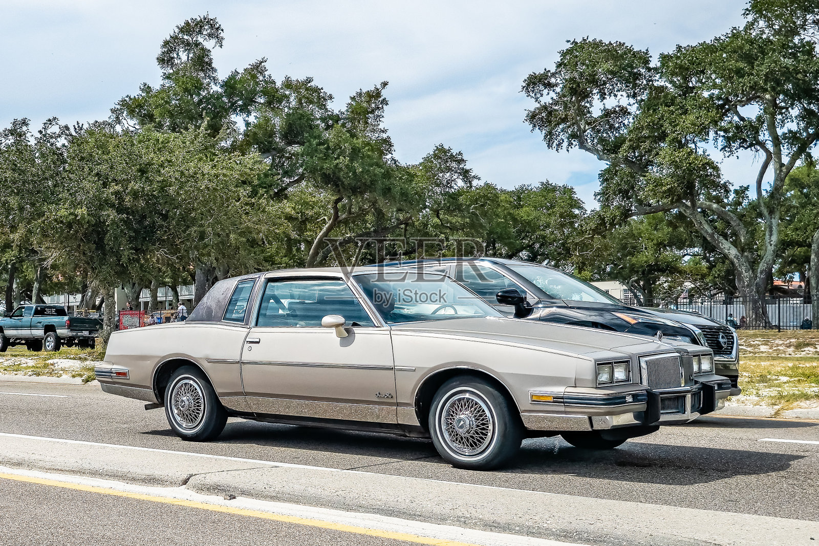 1984年庞蒂克大奖赛2门硬顶照片摄影图片