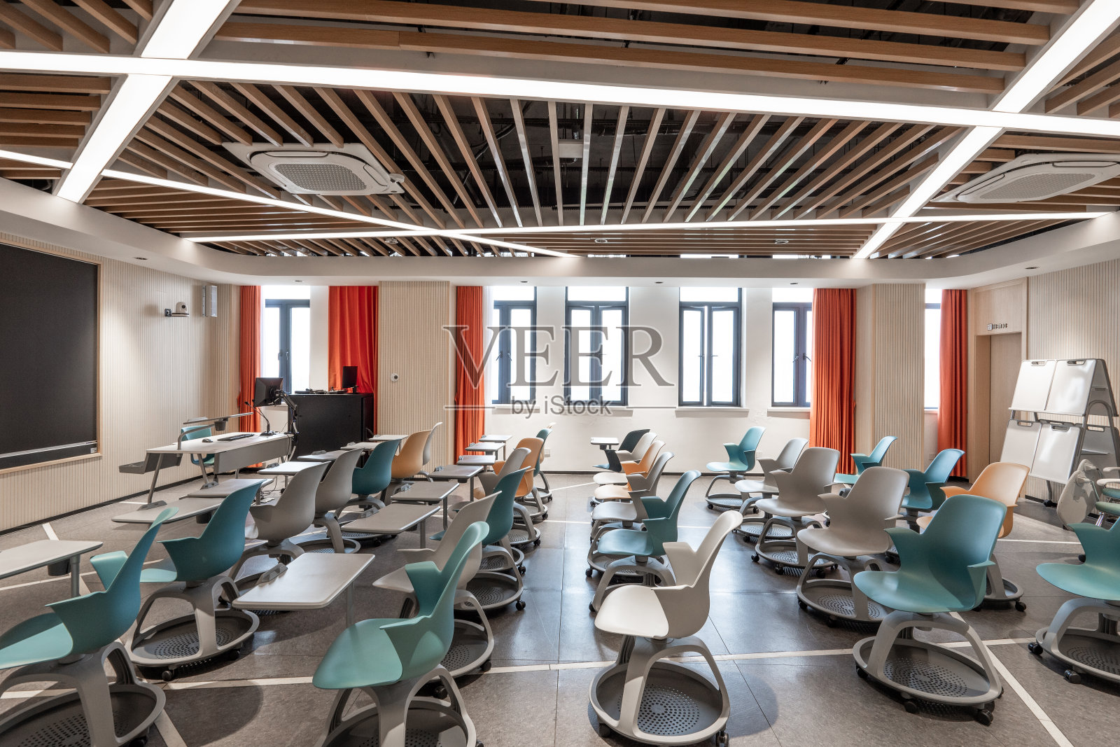 现代化教室照片摄影图片