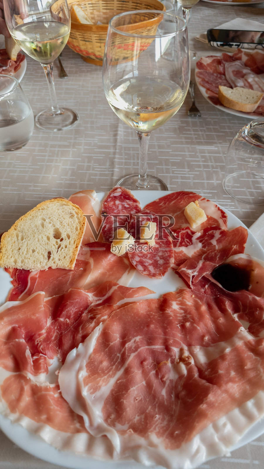 意大利工厂生产的帕尔马火腿照片摄影图片