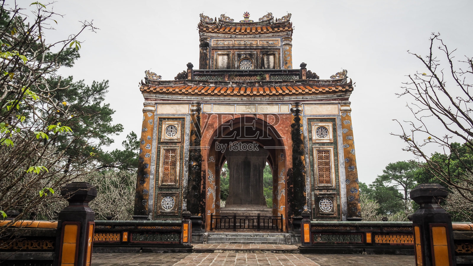 越南中部历史悠久的顺化皇家建筑照片摄影图片