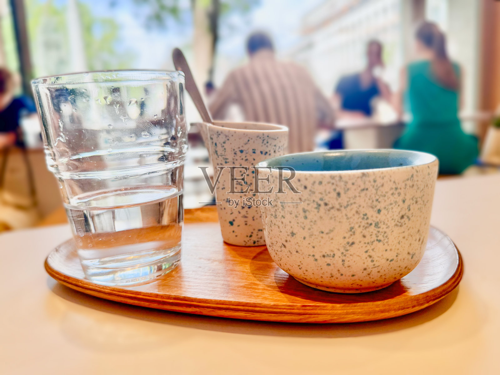 咖啡和水套装照片摄影图片