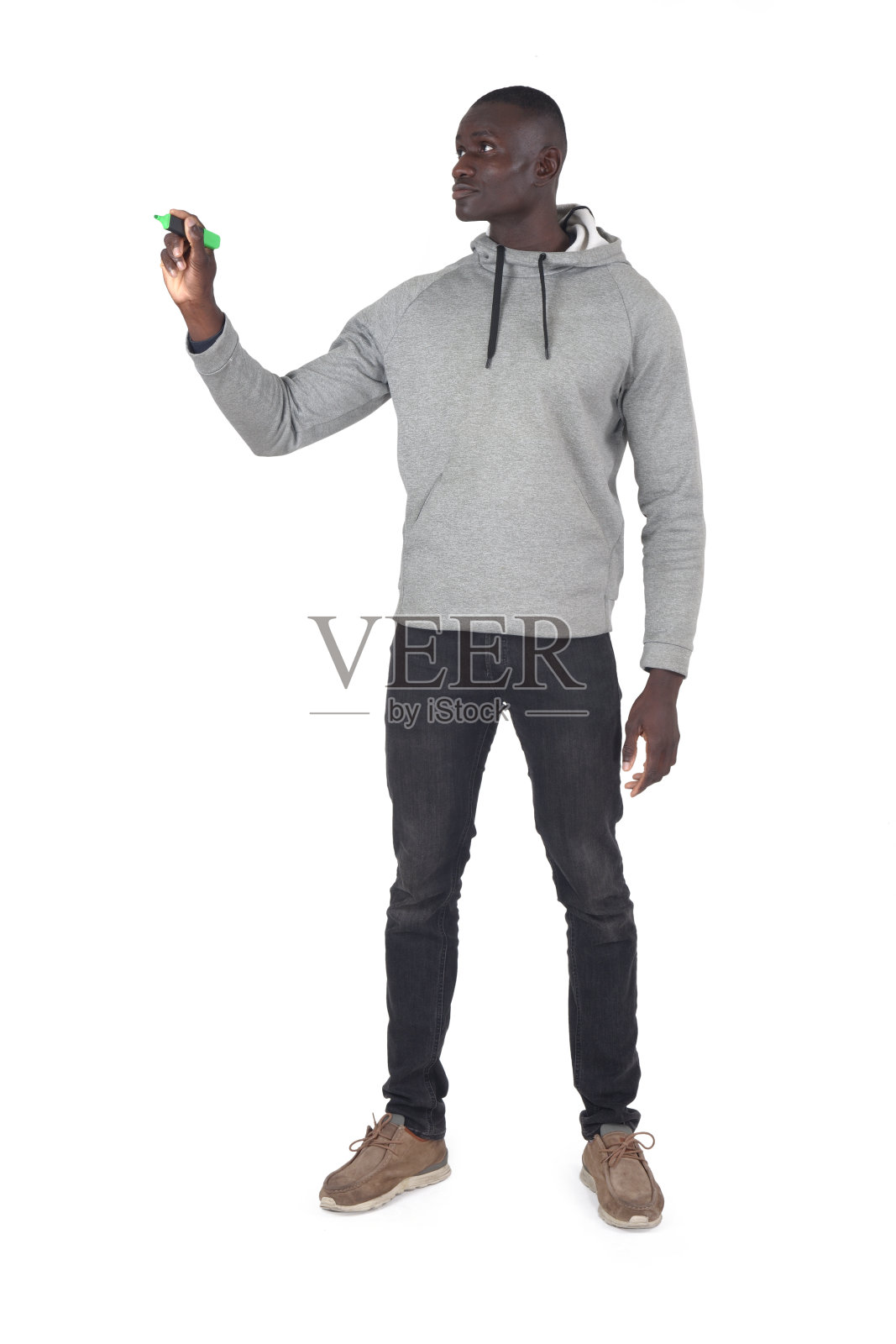 男子被白人隔离照片摄影图片