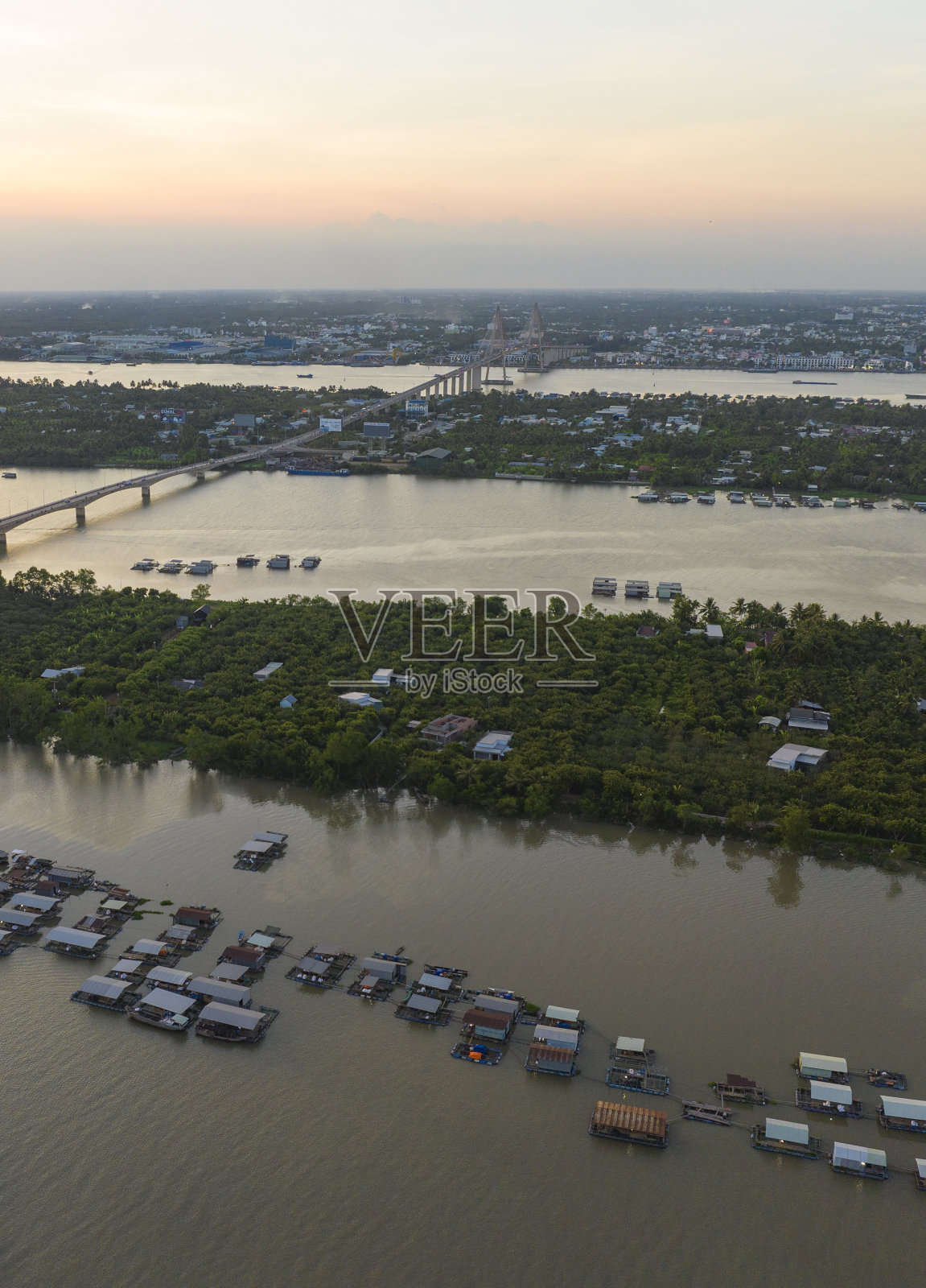 天江省的天河和泰山岛的日落照片摄影图片
