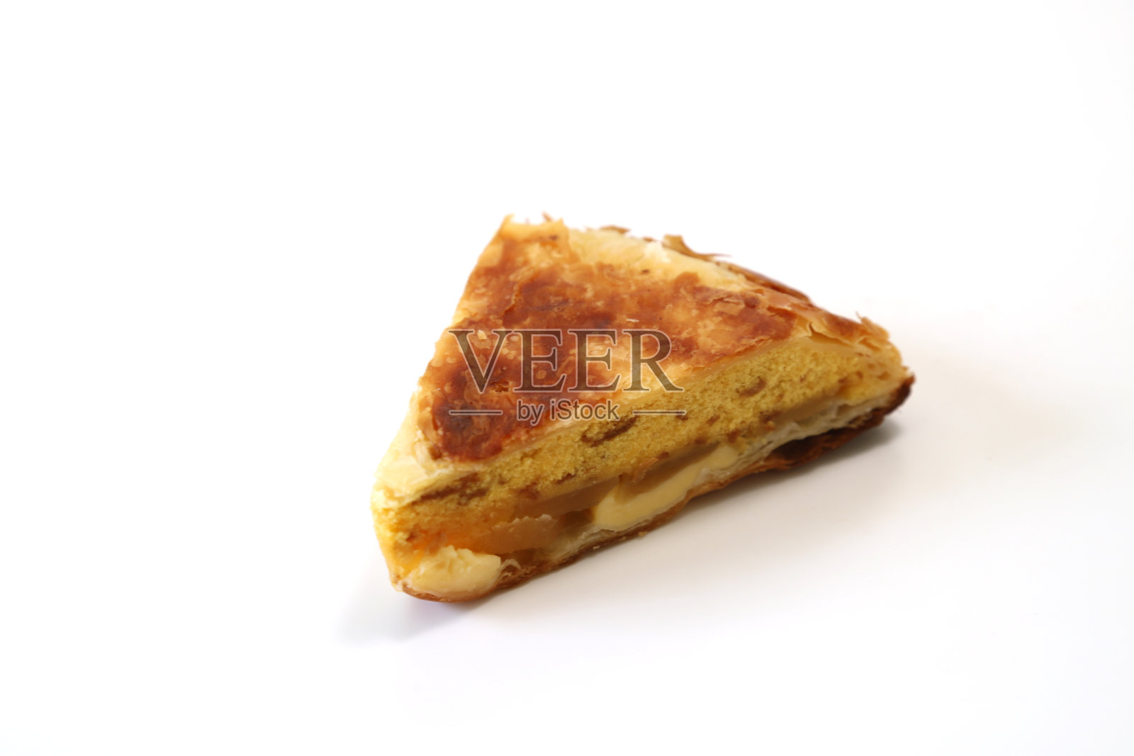 木质背景上的苹果派。照片摄影图片