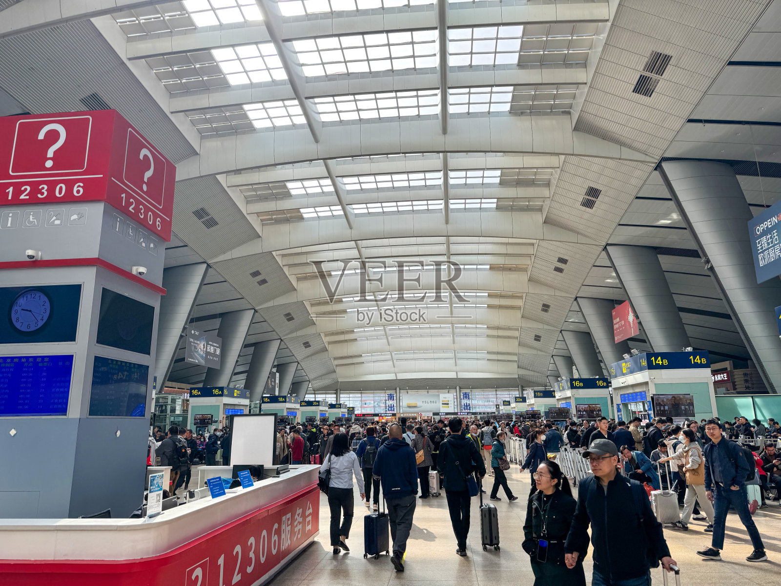 北京南站的旅客照片摄影图片