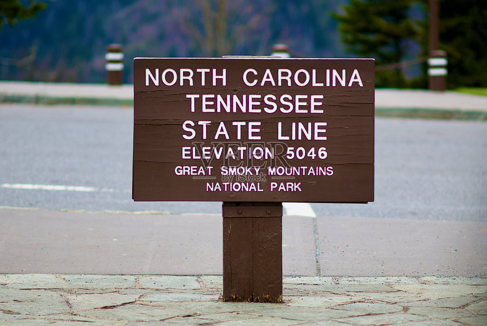 北卡罗来纳州-田纳西州分界线标志(美国)照片摄影图片
