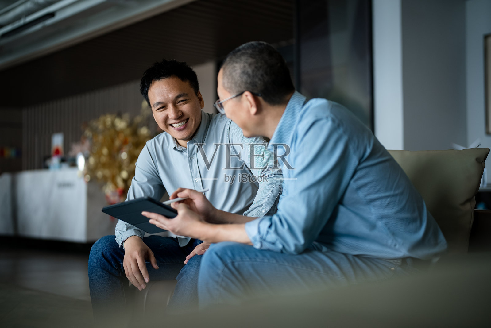 办公室工作人员照片摄影图片