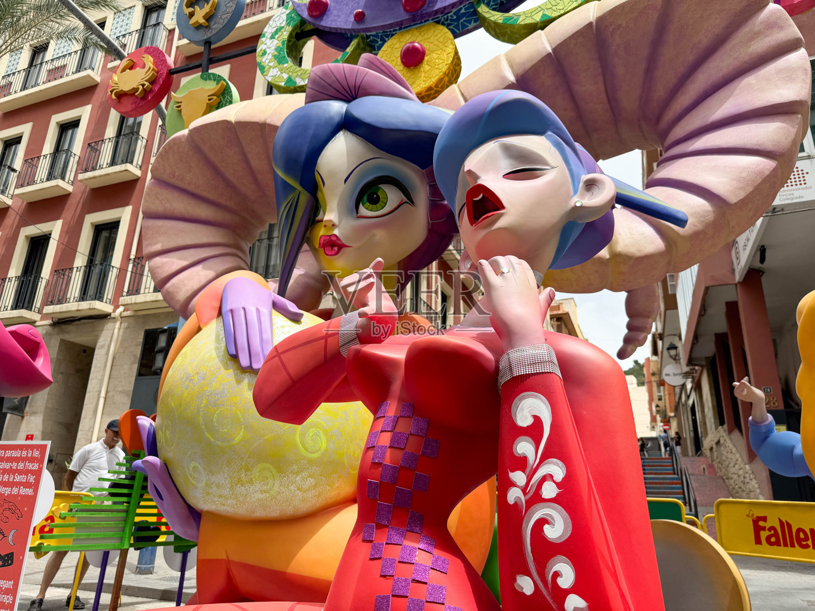 安装ninots。Hogueras de San Juan。圣女贞德节是阿利坎特市的一个传统和受欢迎的节日照片摄影图片