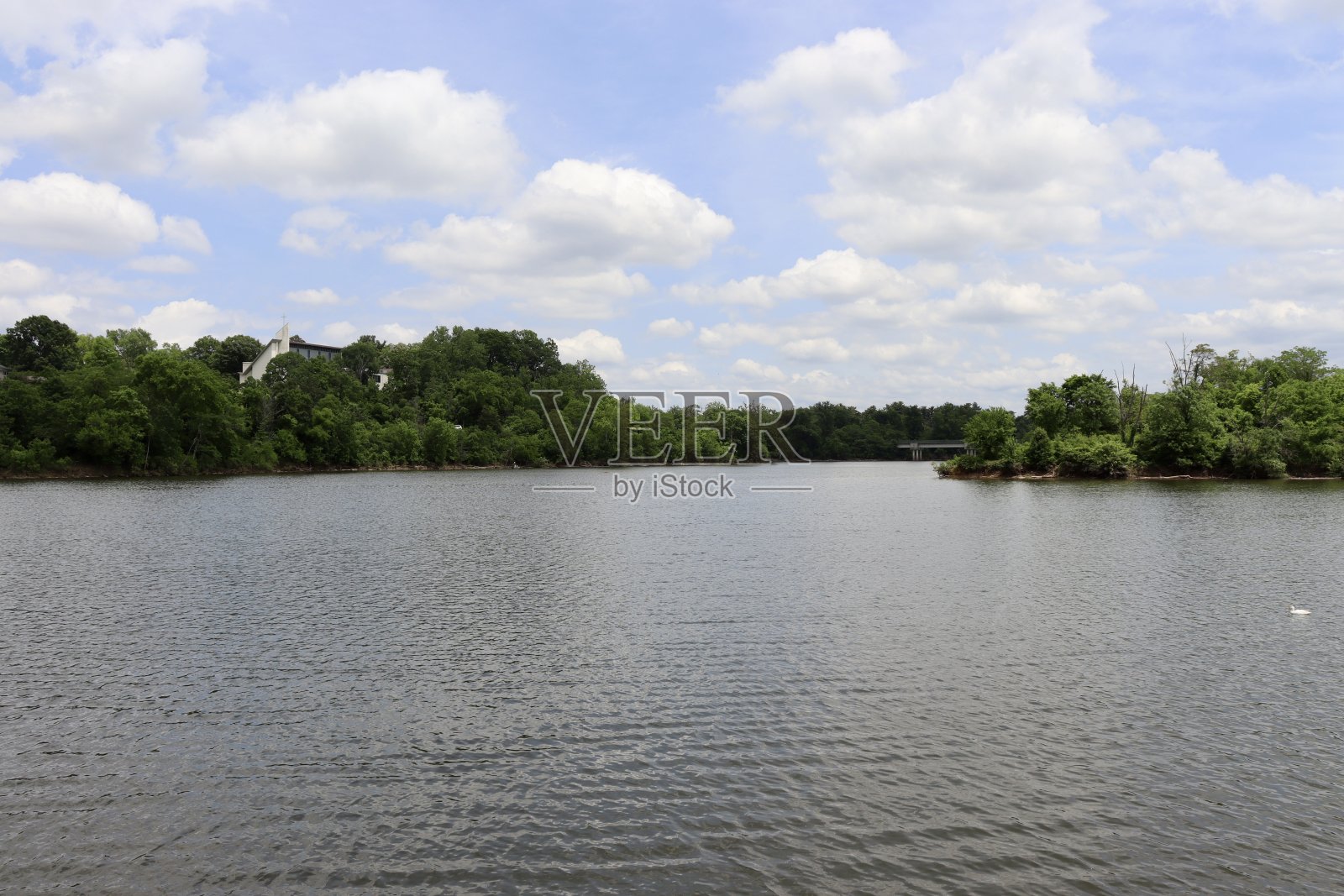 平静的湖照片摄影图片