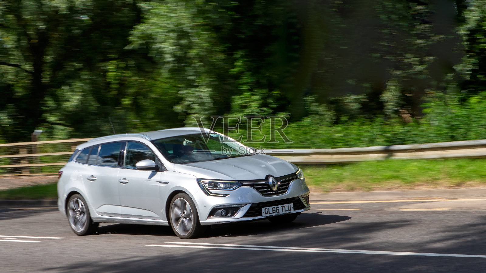 雷诺梅甘纳轿车照片摄影图片