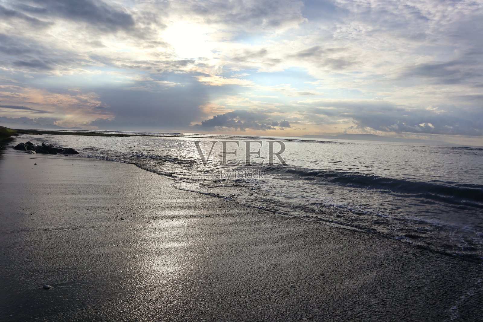 日出在海上美丽的风景日出天空照片摄影图片