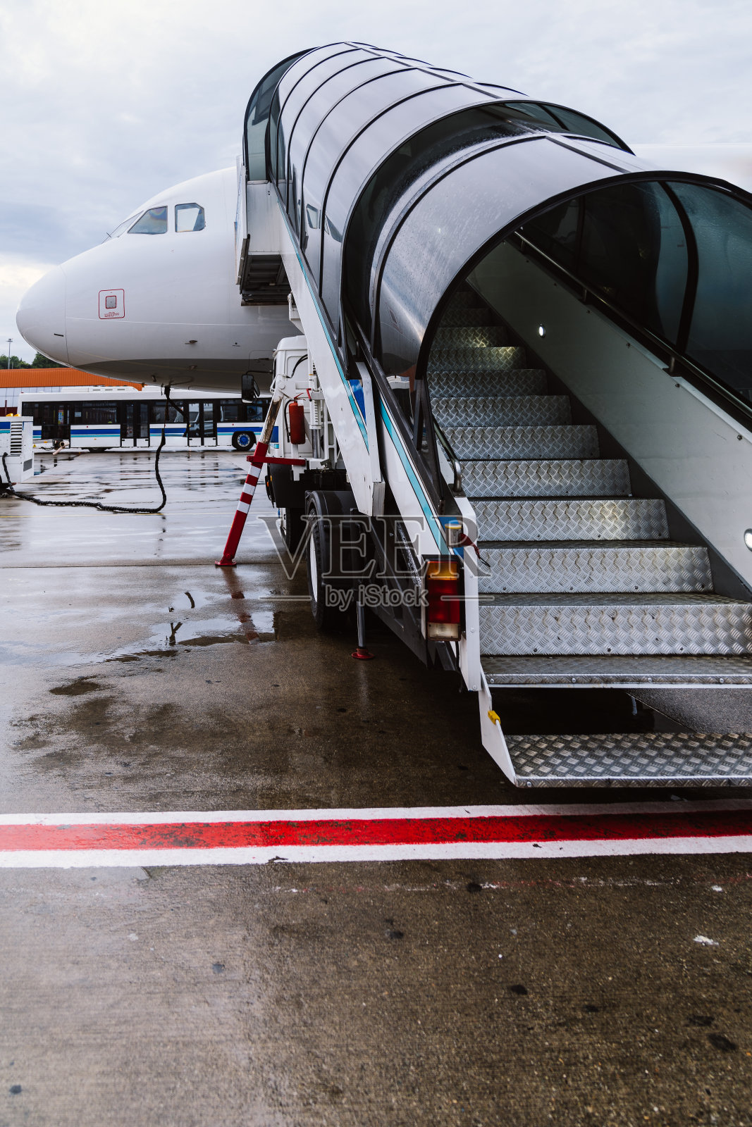 飞机飞行前的准备工作照片摄影图片