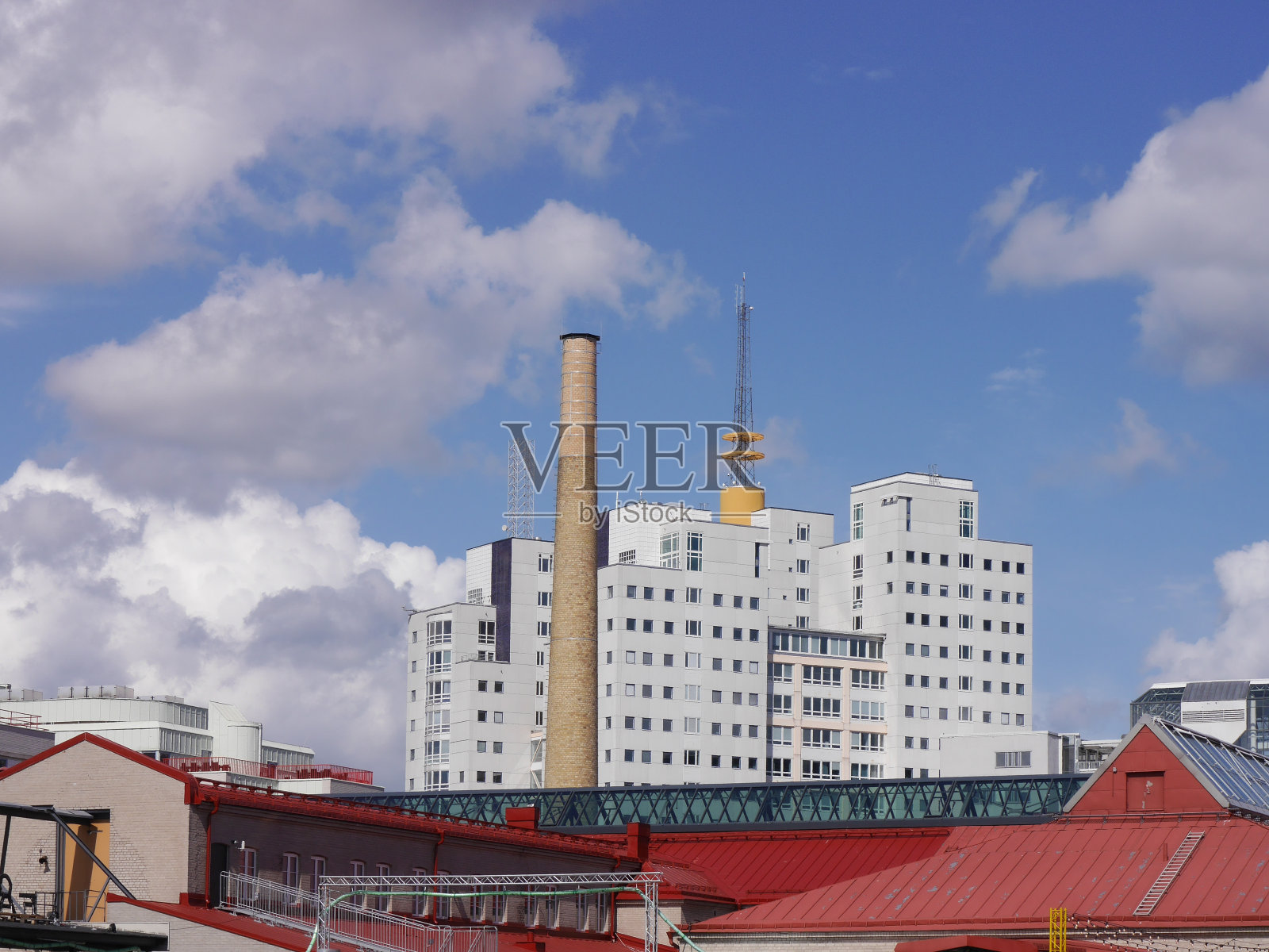 夏季的城市景观照片摄影图片