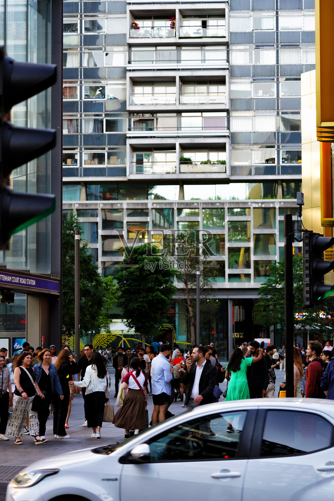 圣吉尔斯广场建筑立面和查令十字路,近伦敦牛津街,英国照片摄影图片