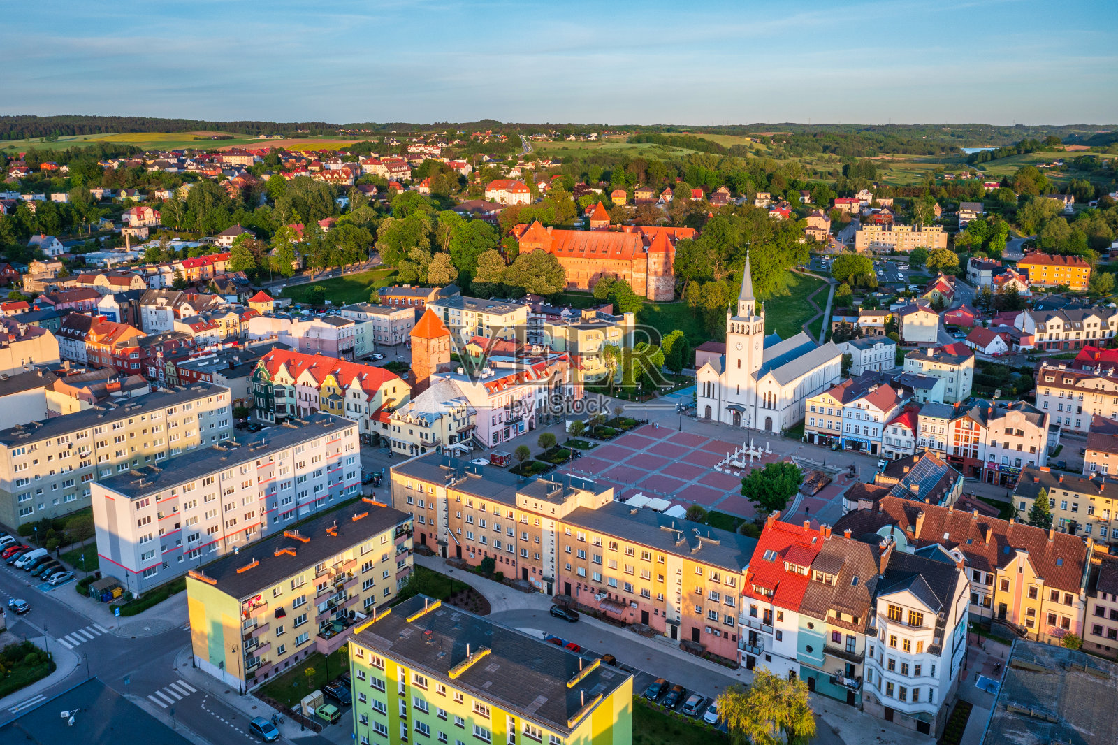 波美拉尼亚的拜镇市中心，拥有古老的城镇建筑。波兰照片摄影图片