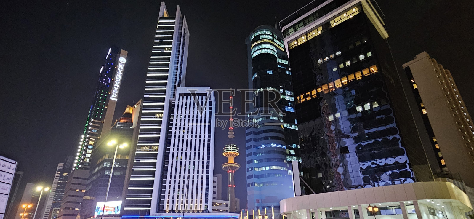 科威特城城市天际线夜景照片摄影图片