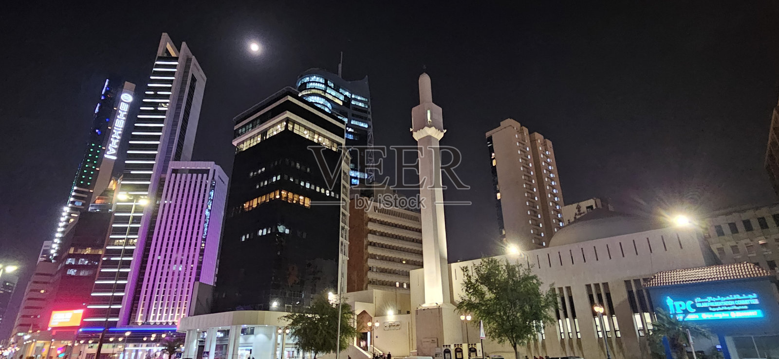 科威特城城市天际线夜景照片摄影图片