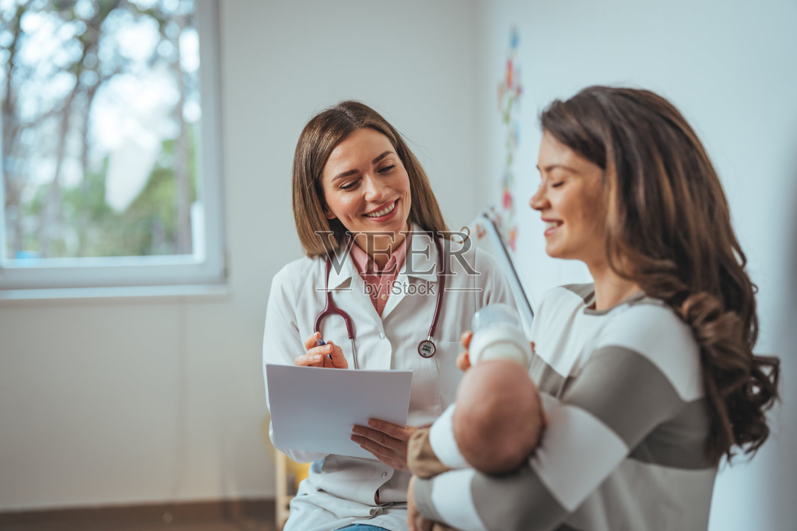 儿科护理行动照片摄影图片