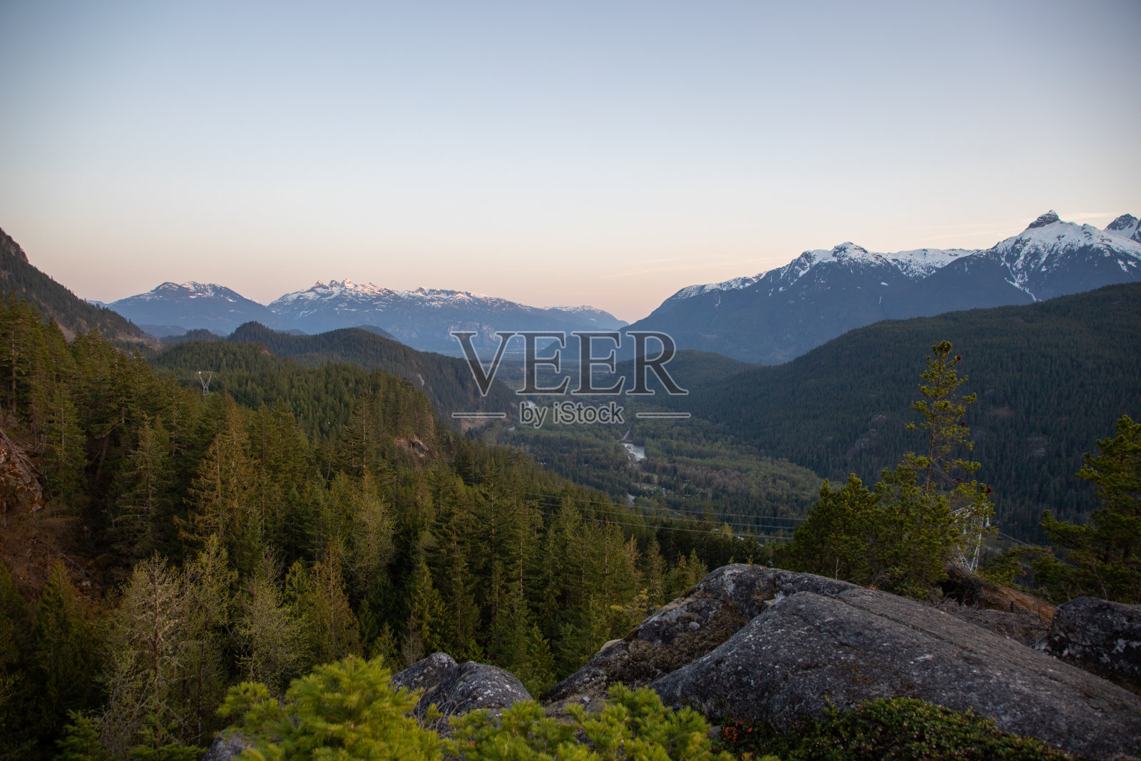 Squamish，不列颠哥伦比亚省，沿海，景观，风景，海洋，山脉，海天，自然美，雄伟，崎岖，海岸线，海滨，全景，景色，宁静，宁静，户外，冒险，探索，太平洋，海洋，荒野照片摄影图片