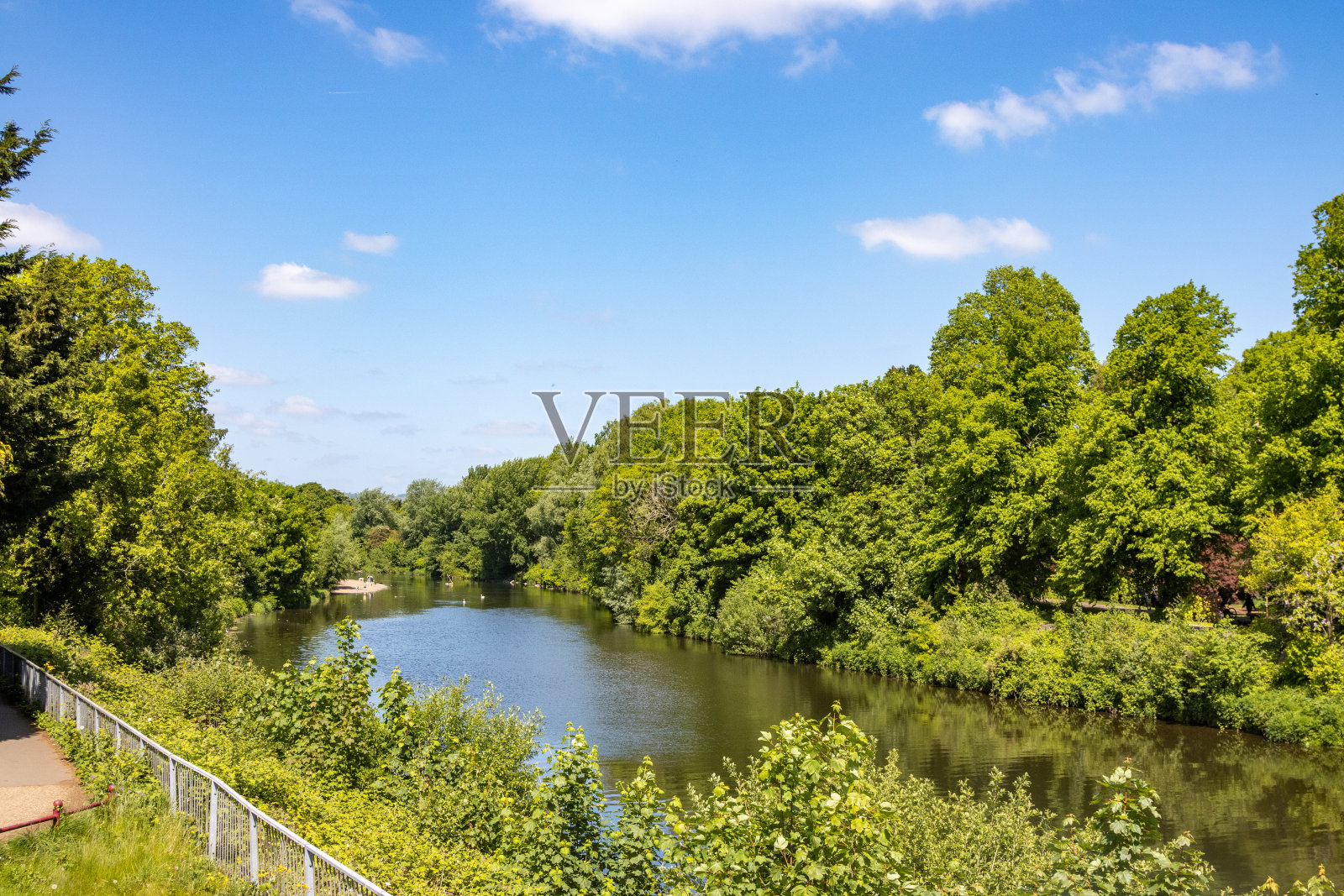 威尔士南格拉摩根卡迪夫布特公园的河杖照片摄影图片