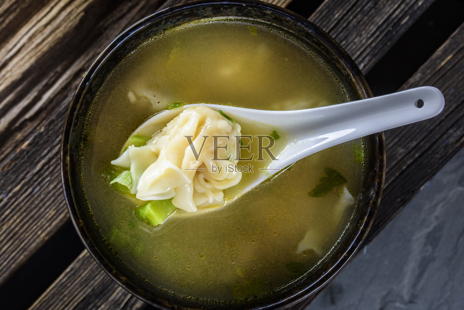 馄饨汤照片摄影图片