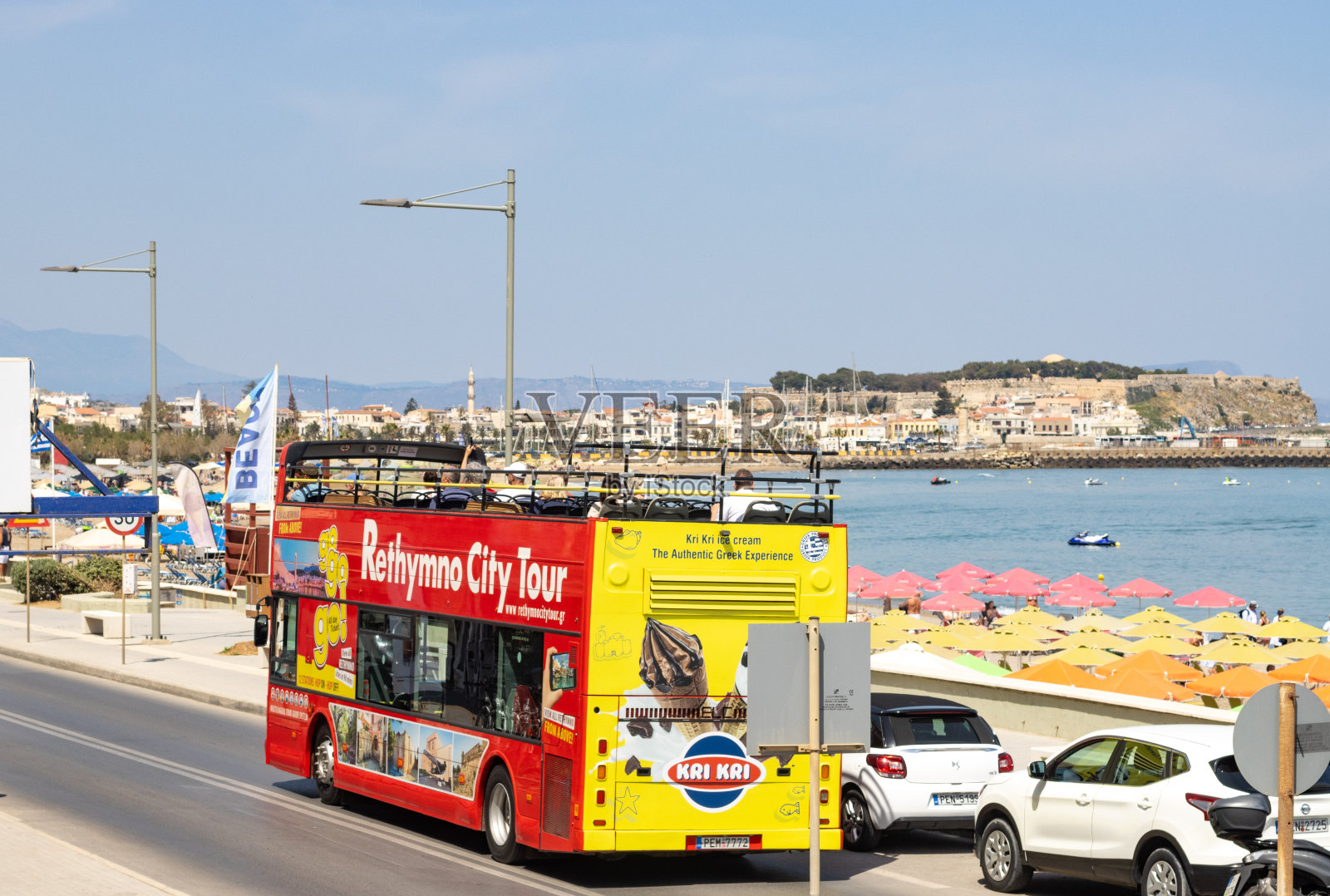 在希腊克里特岛的雷西姆农,雷西姆农市观光巴士照片摄影图片