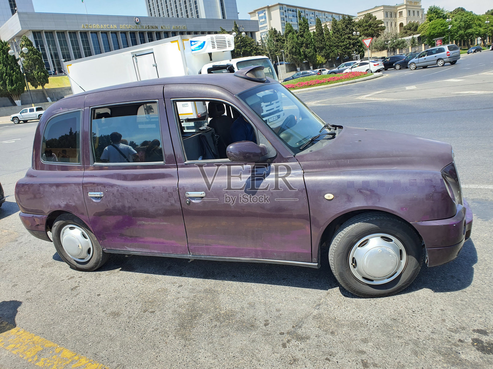 出租车在街上巴库道路和交通照片摄影图片