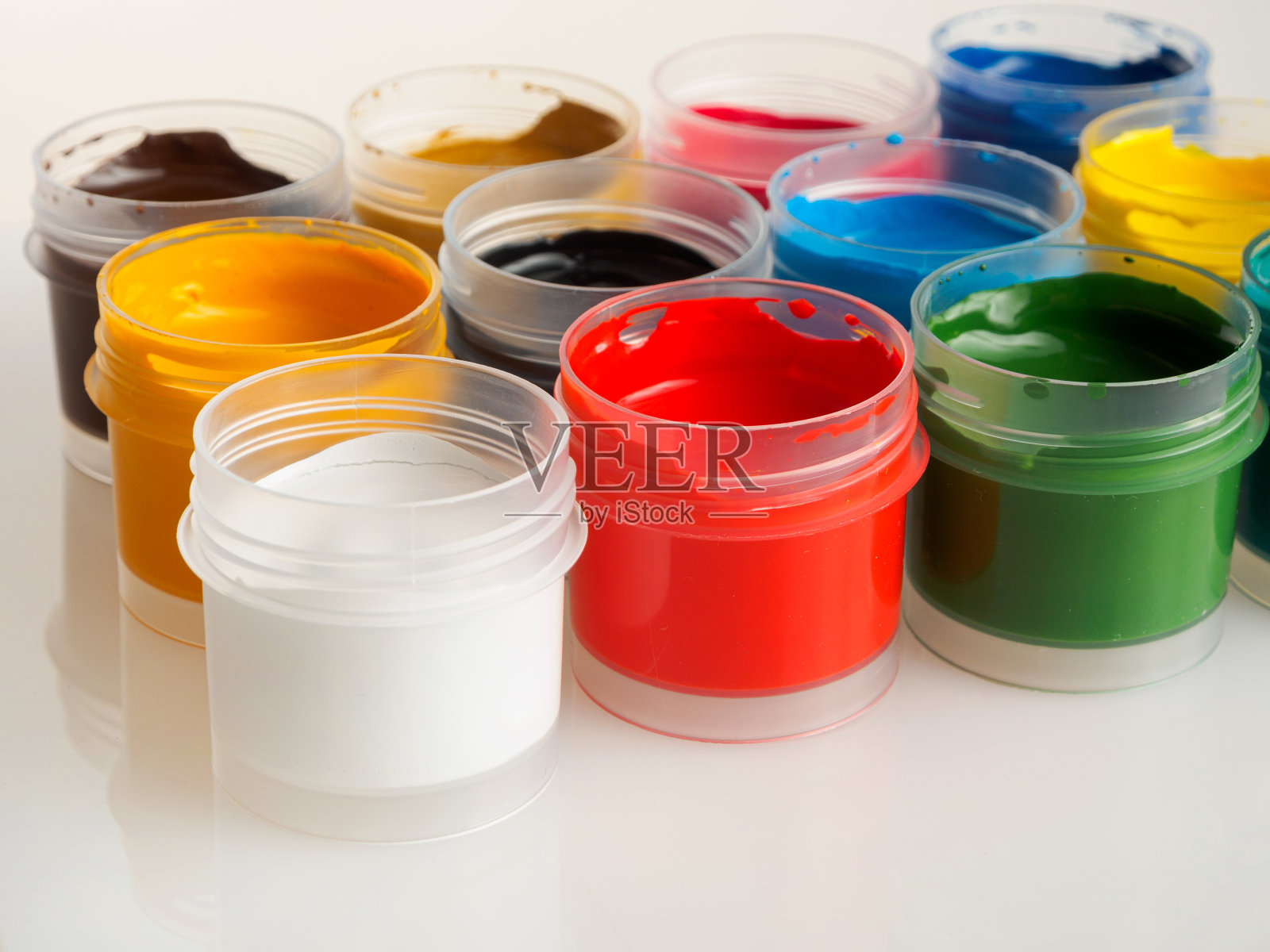 艺术绘画用颜料，水粉绘画用颜料，丙烯绘画用颜料，教学绘画用特写，隔离照片摄影图片