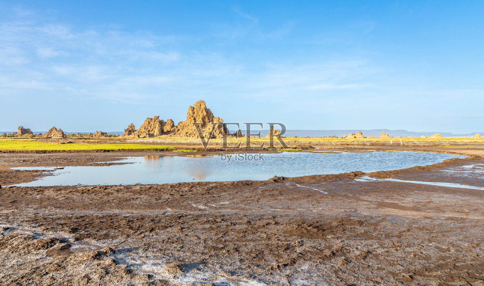 石灰岩史前烟囱地质岩层，盐湖阿贝，迪基尔地区，吉布提照片摄影图片
