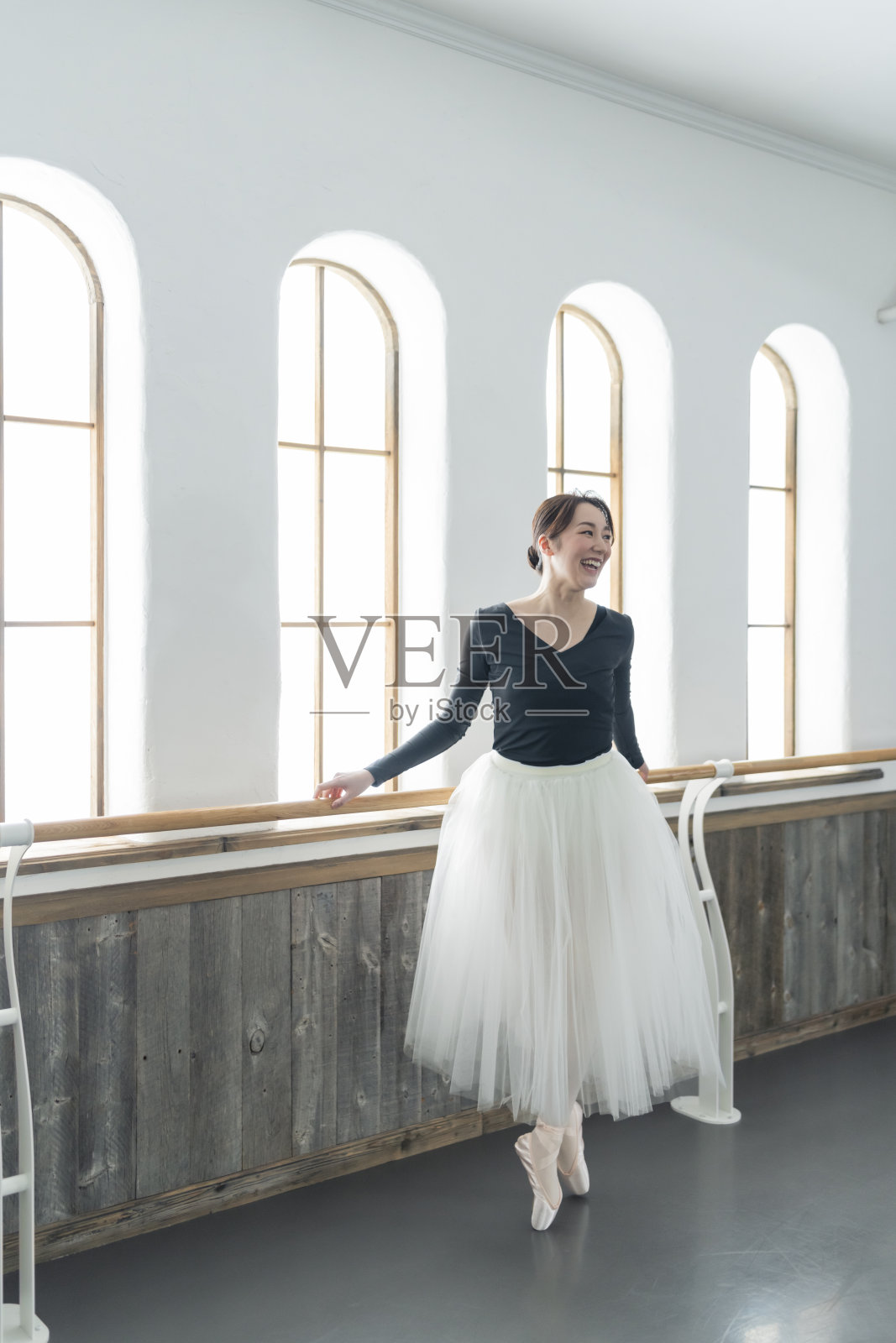 芭蕾舞课讲师照片摄影图片