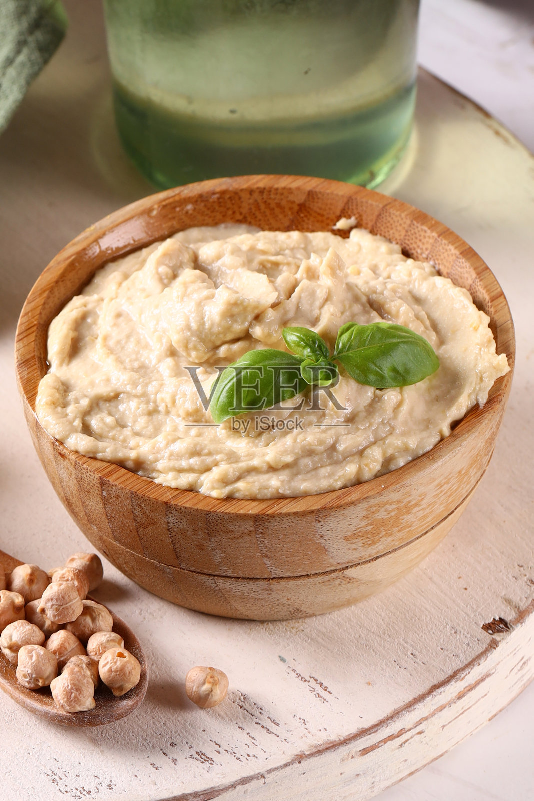 传统鹰嘴豆鹰嘴豆泥配橄榄油照片摄影图片