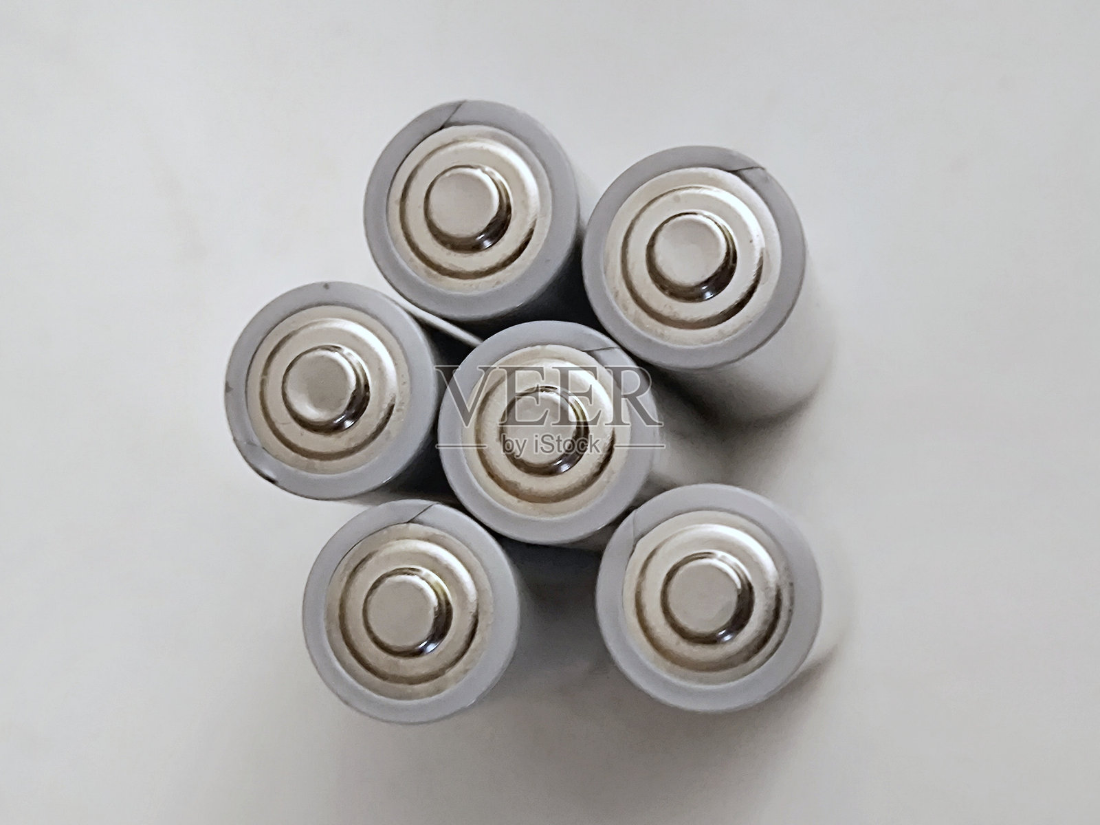 AA碱性电池。电池电芯。单芯圆柱干电池照片摄影图片