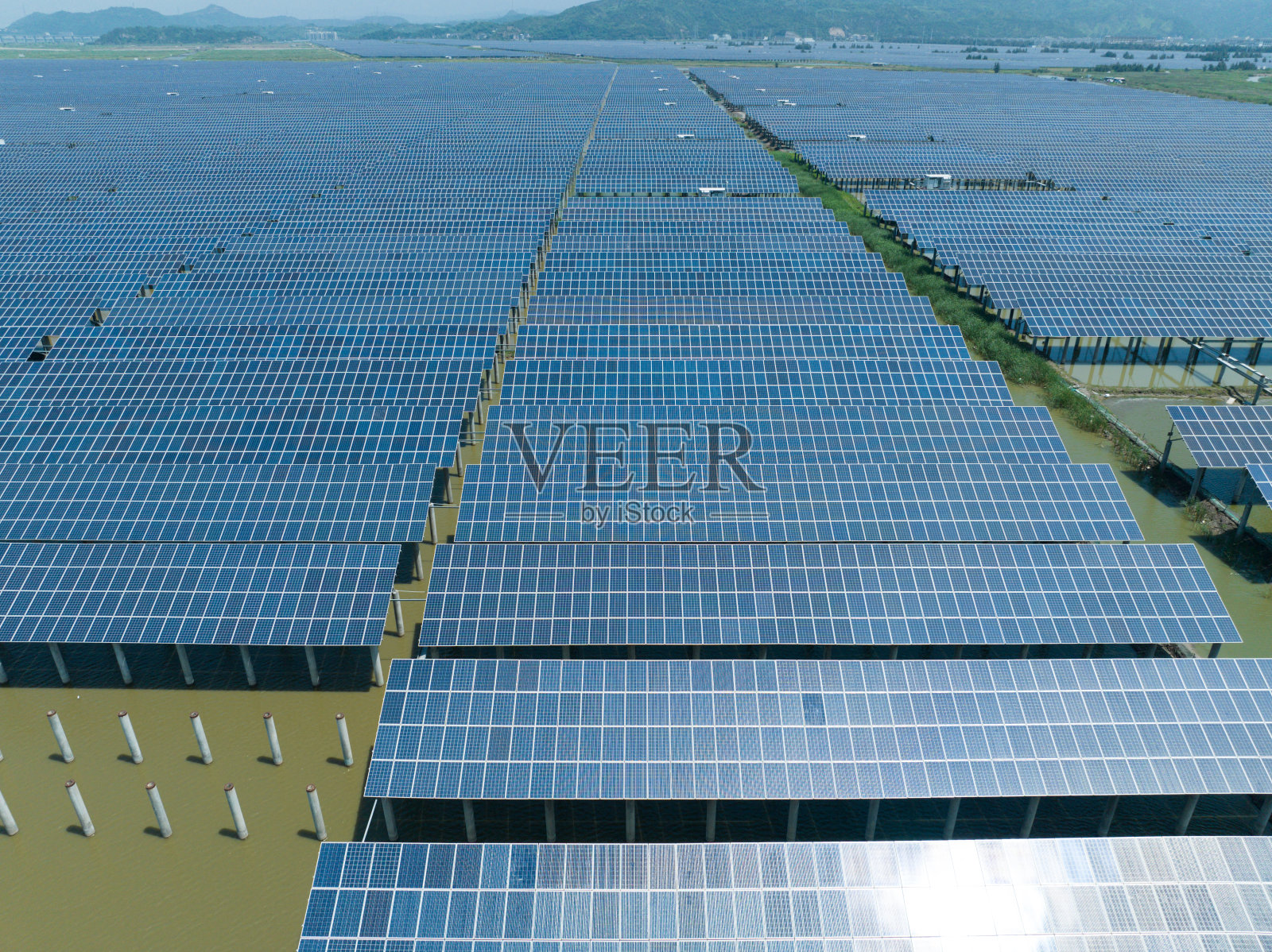 水产养殖场太阳能发电照片摄影图片