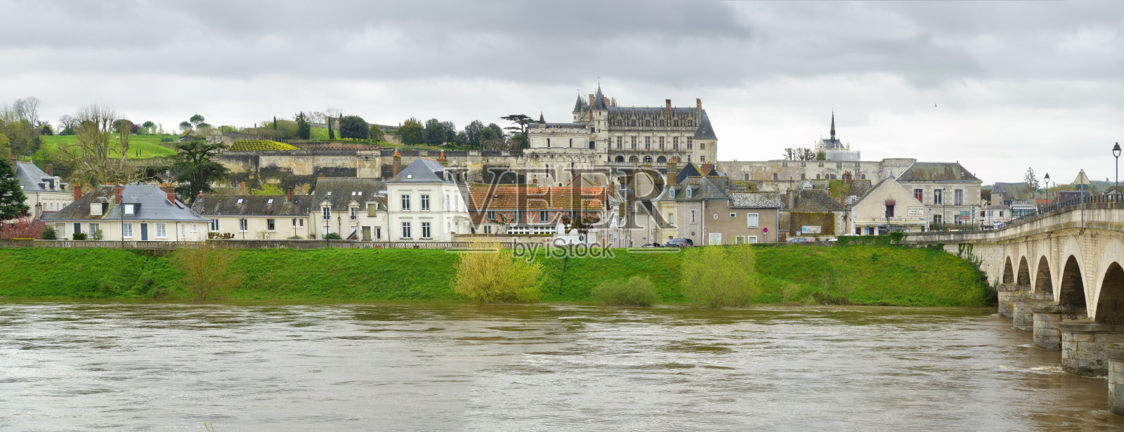 卢瓦尔河的高水位照片摄影图片