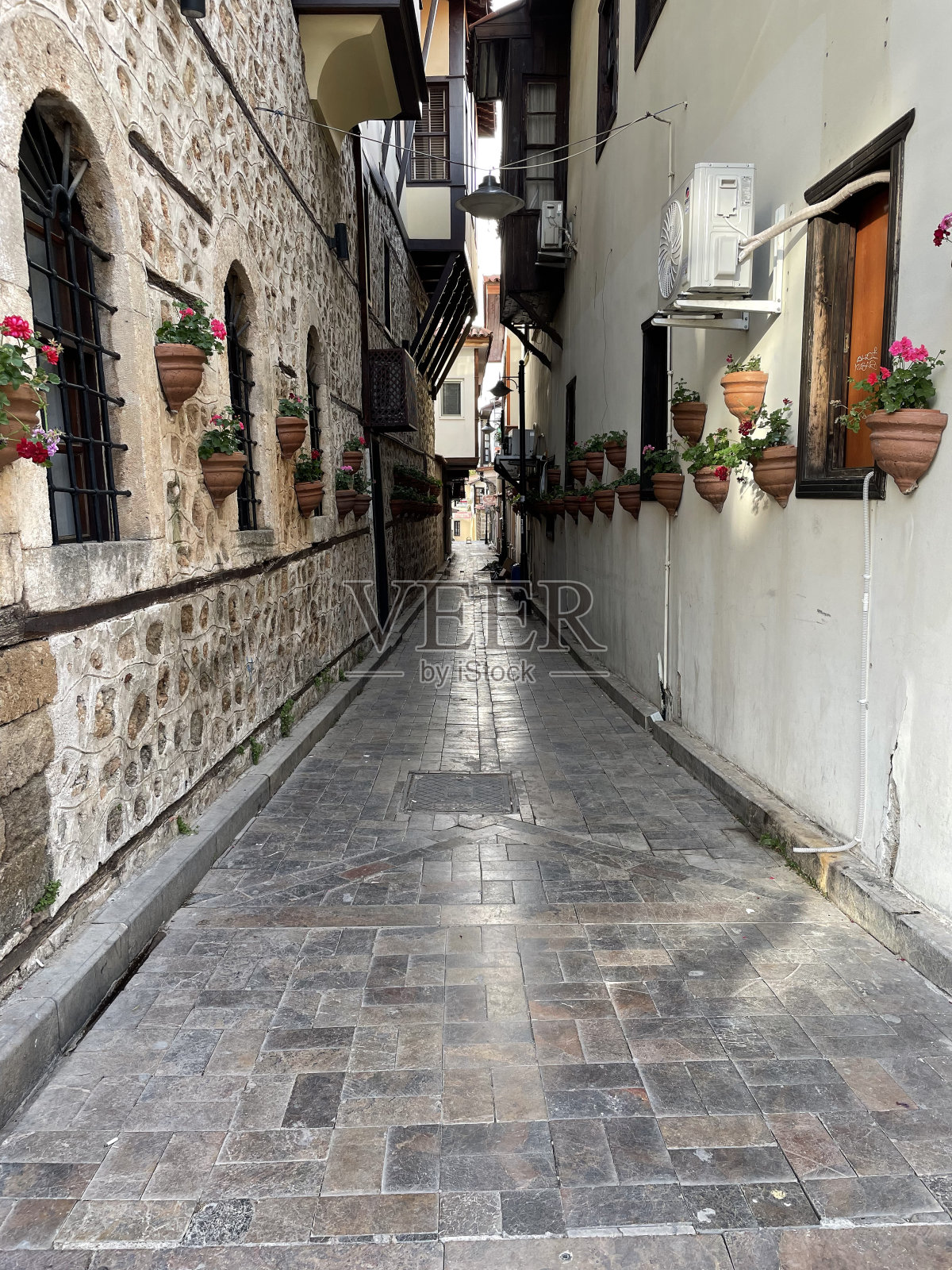 土耳其安塔利亚镇狭窄的街道照片摄影图片