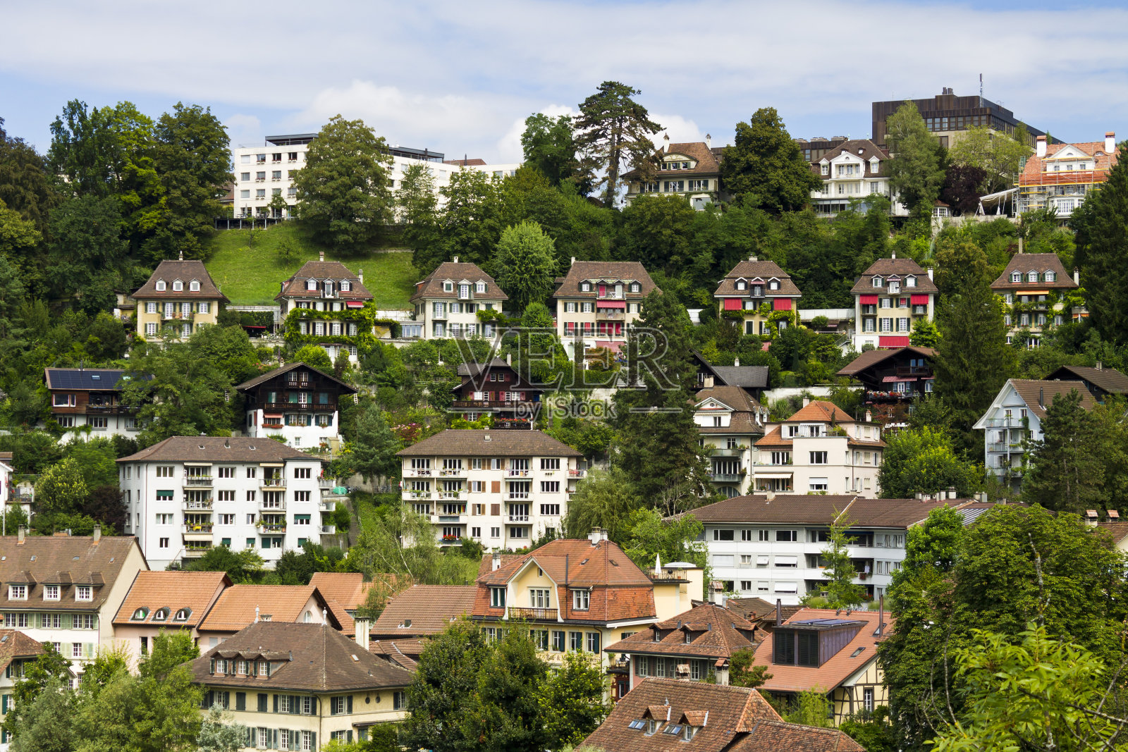 瑞士伯尔尼山上的房子照片摄影图片