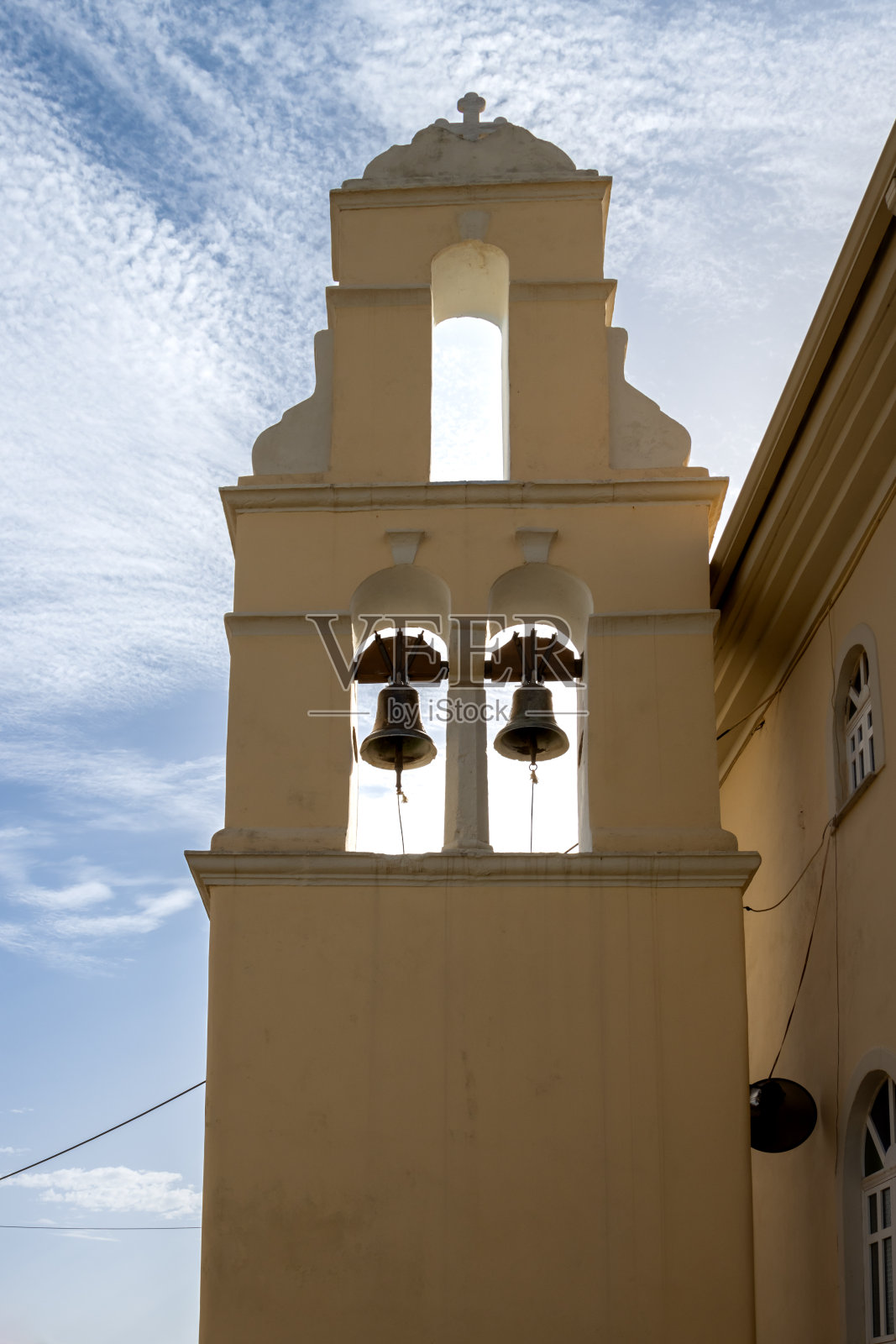 希腊科孚岛阿夫里奥特斯一座教堂的钟楼照片摄影图片