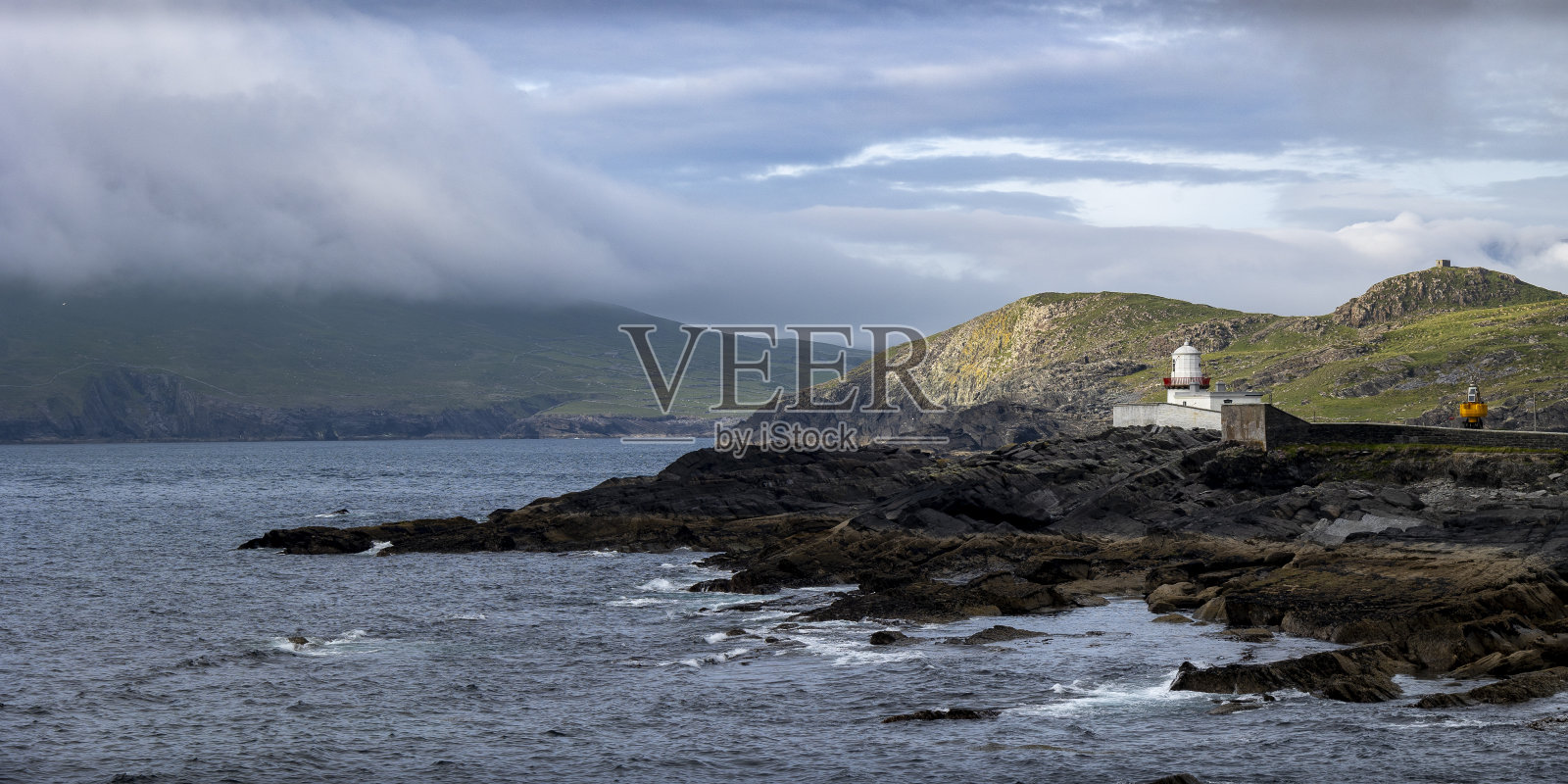 爱尔兰瓦伦提亚岛上的灯塔照片摄影图片